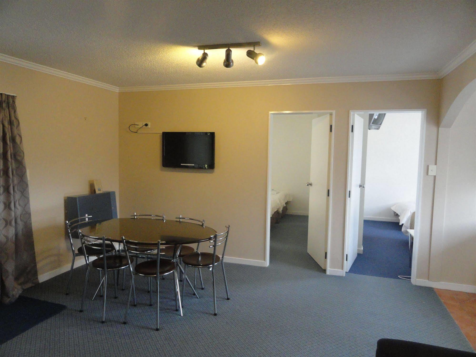 Hawks Inn Motel Upper Hutt Εξωτερικό φωτογραφία
